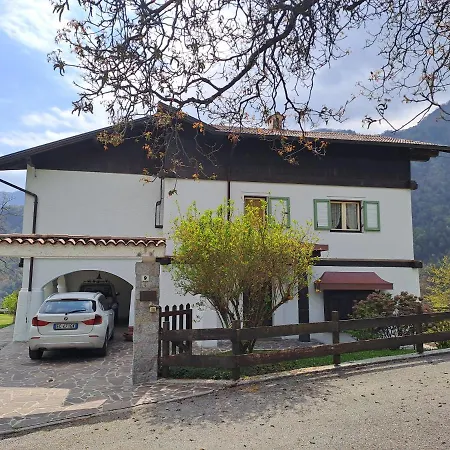 Adriana Villa Tenno